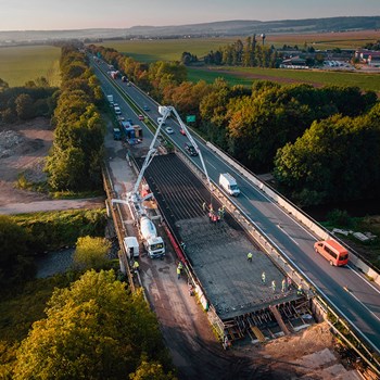 Rekonstrukce mostu na D35 ve směru na Mohlenice jsou dokončeny